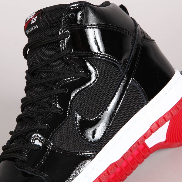 Nike SB Dunk High QS AJXI Bred Skateboarding Nike SB Adidas Vans Online Shop POPNAME.cz