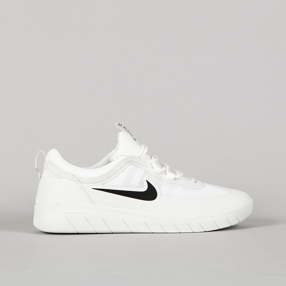 nike sb nyjah all white