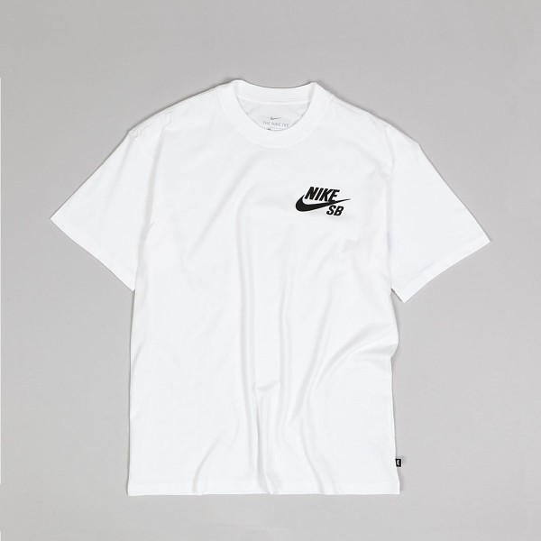 Nike sb small logo hot sale