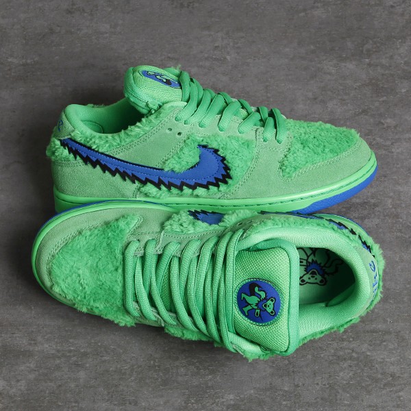 Nike SB x Grateful Dead Dunk Low Pro Green Bear