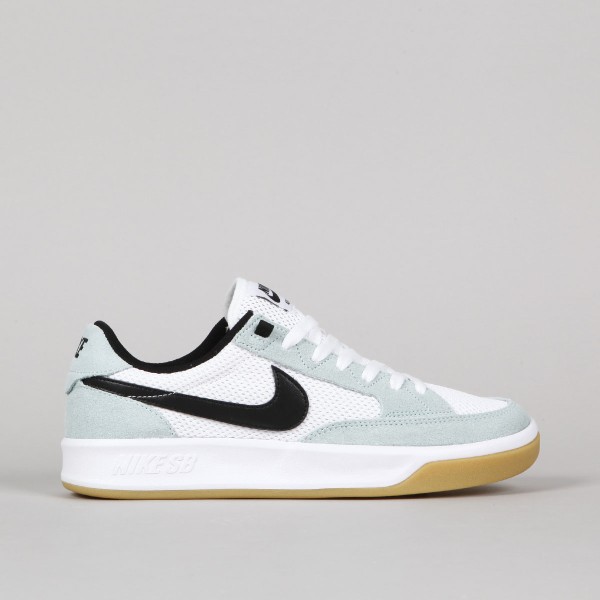 nike sb adversary light