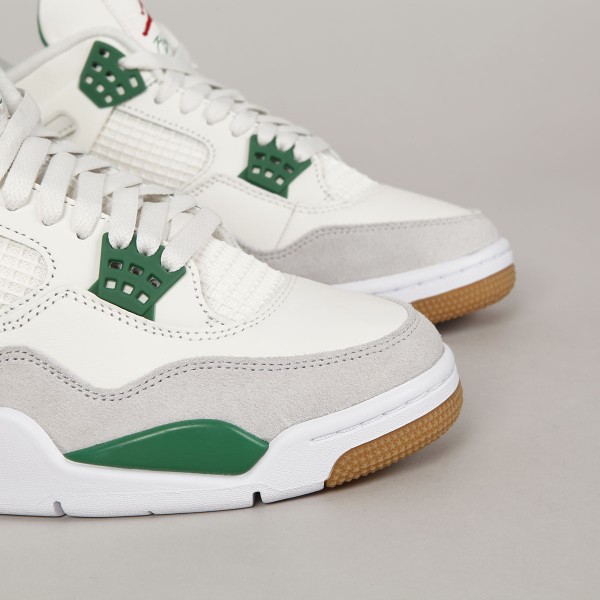 Nike SB x Air Jordan 4 Retro Sail White Pine Green