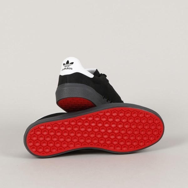 Adidas 3mc hotsell red sole