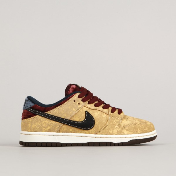 Nike SB Dunk Low Pro Celestial Gold Black Skateboarding Nike SB Adidas Vans Online Shop POPNAME.cz