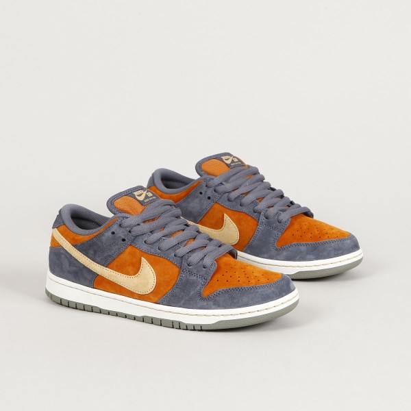 Nike SB Dunk Low Pro Light Carbon Monarch