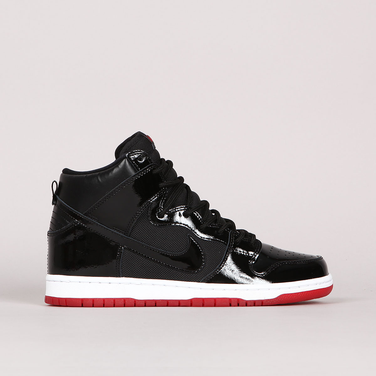 bred nike sb