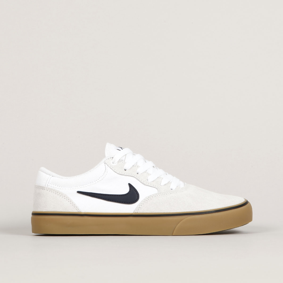nike sb chron slr suede mix sneakers in white